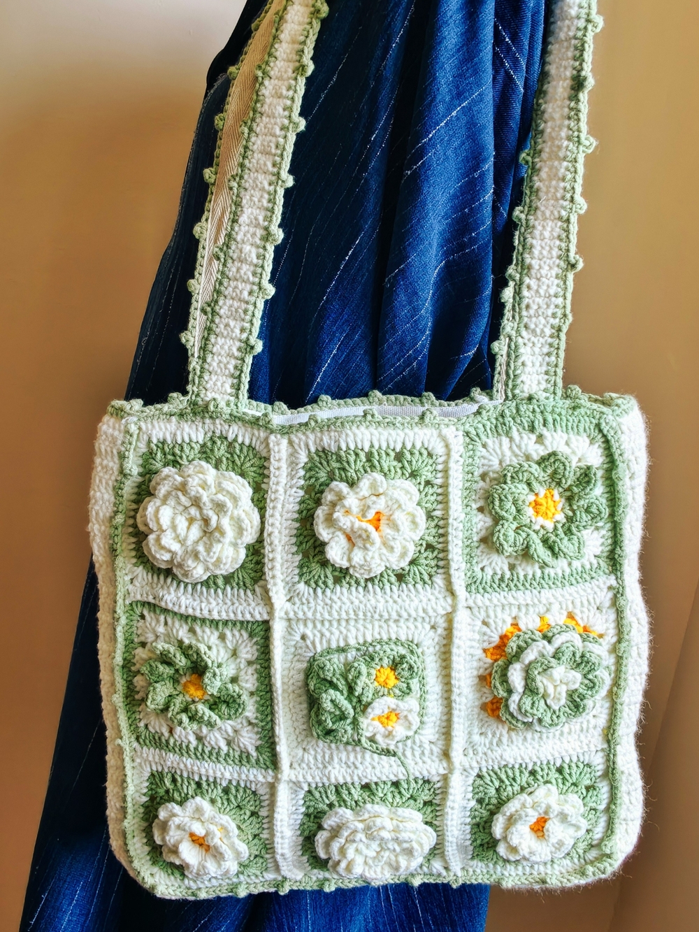 Handmade  White Canvas Bag with Mint Green Crochet Trim crochet shoulder bag - Picture 4 of 10